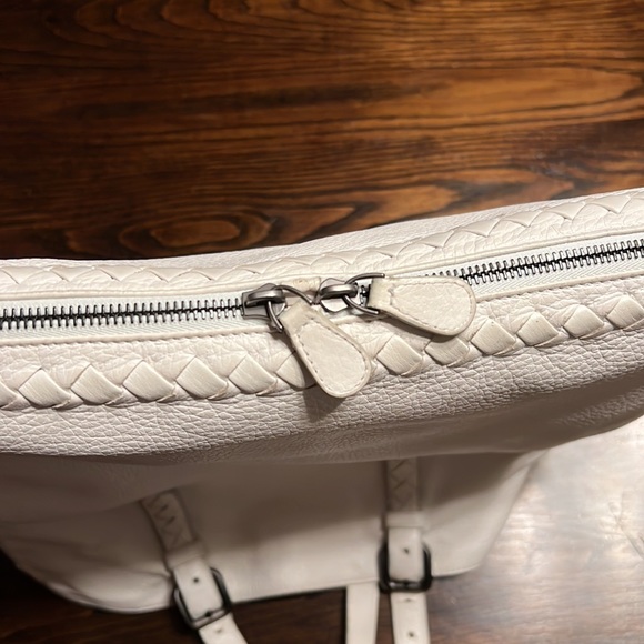 Bottega Veneta Intrecciato Leather Expandable Tote - Picture 5 of 16